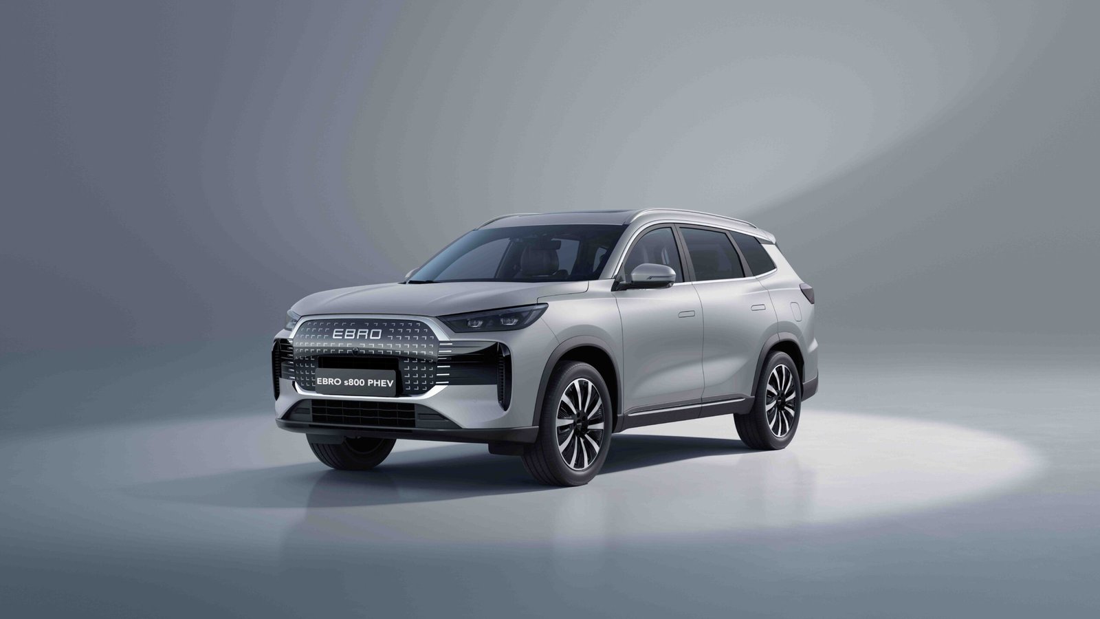 El EBRO s800 PHEV recibe mejoras