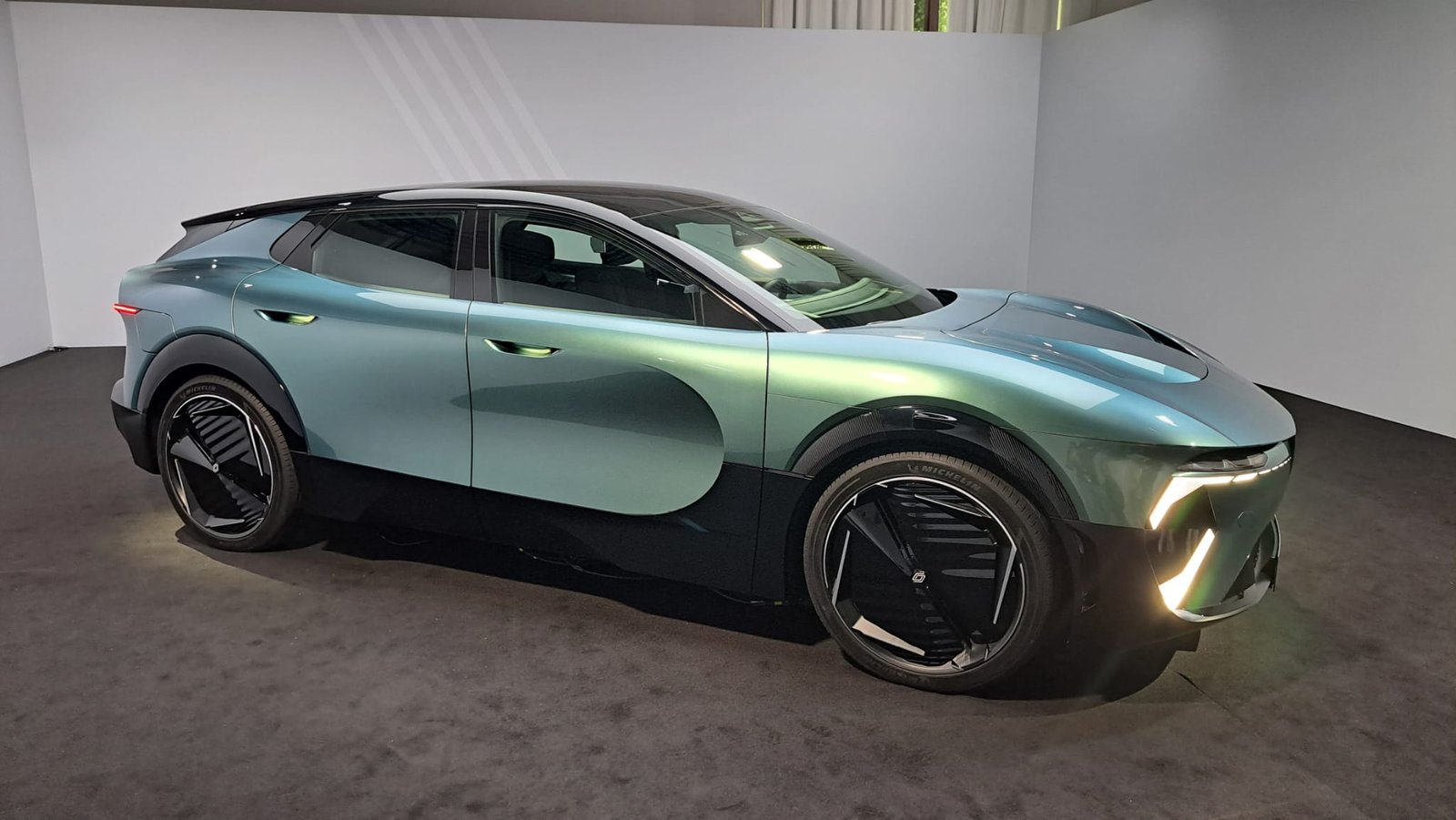 Emblème, el futuro según Renault